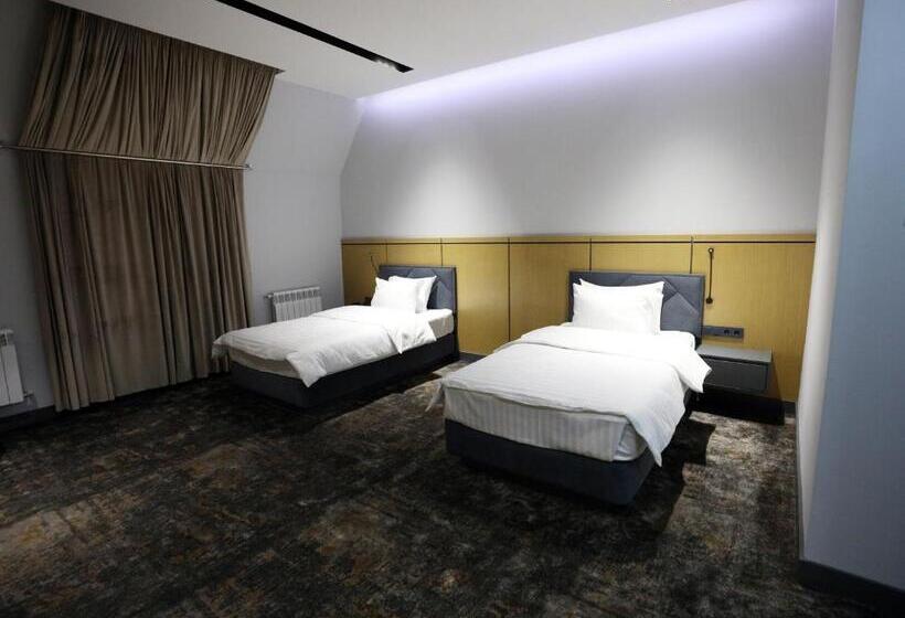 اتاق استاندارد, Astra