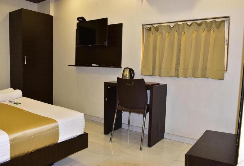 חדר דלוקס לשלושה, Bkc Palace Inn   Jio World Convention Center And Us Visa Center హోటల్ బి కే సి ప్యాలెస్ ఇన్