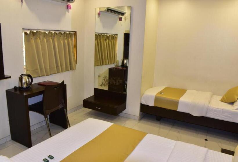 Deluxe Trippelrum, Bkc Palace Inn   Jio World Convention Center And Us Visa Center హోటల్ బి కే సి ప్యాలెస్ ఇన్