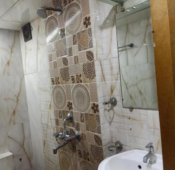 Deluxe Trippelrum, Bkc Palace Inn   Jio World Convention Center And Us Visa Center హోటల్ బి కే సి ప్యాలెస్ ఇన్