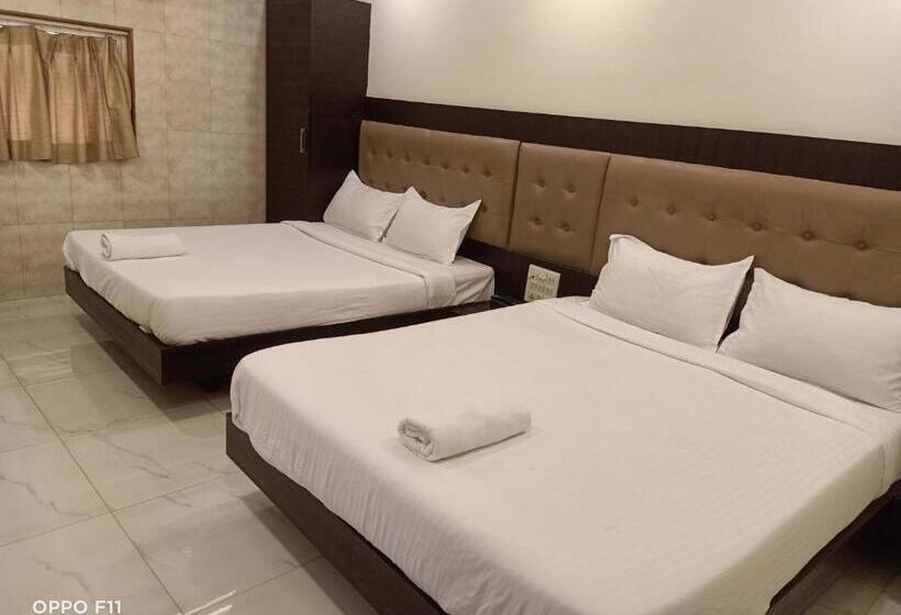 Fyrbädds Deluxerum, Bkc Palace Inn   Jio World Convention Center And Us Visa Center హోటల్ బి కే సి ప్యాలెస్ ఇన్