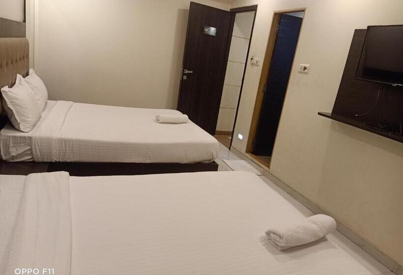 Fyrbädds Deluxerum, Bkc Palace Inn   Jio World Convention Center And Us Visa Center హోటల్ బి కే సి ప్యాలెస్ ఇన్