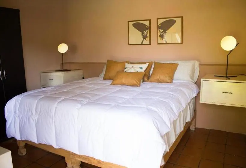 Standard Kolmen Hengen Huone, Casas Mexico