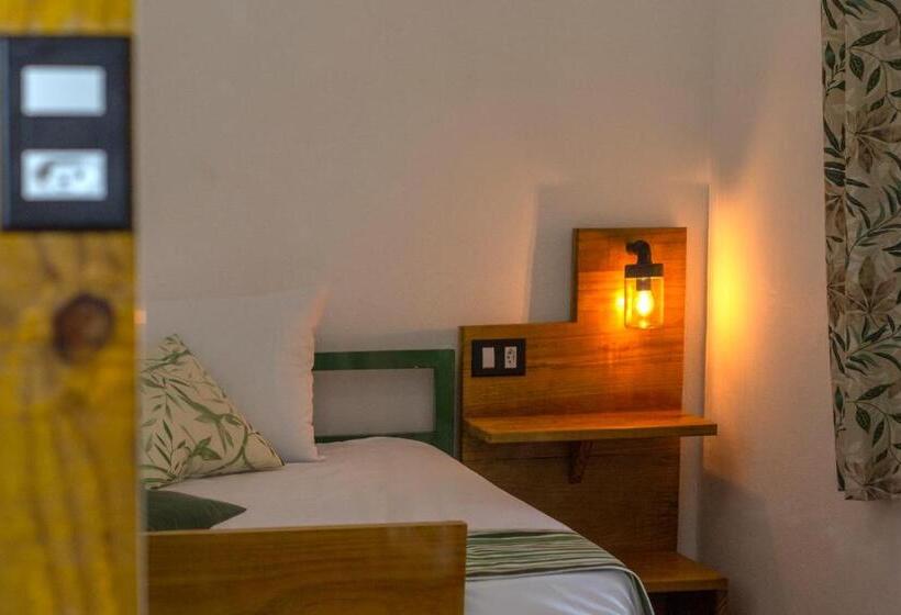 اتاق استاندارد سه نفره, Green Haven Hostel Ilha Anchieta