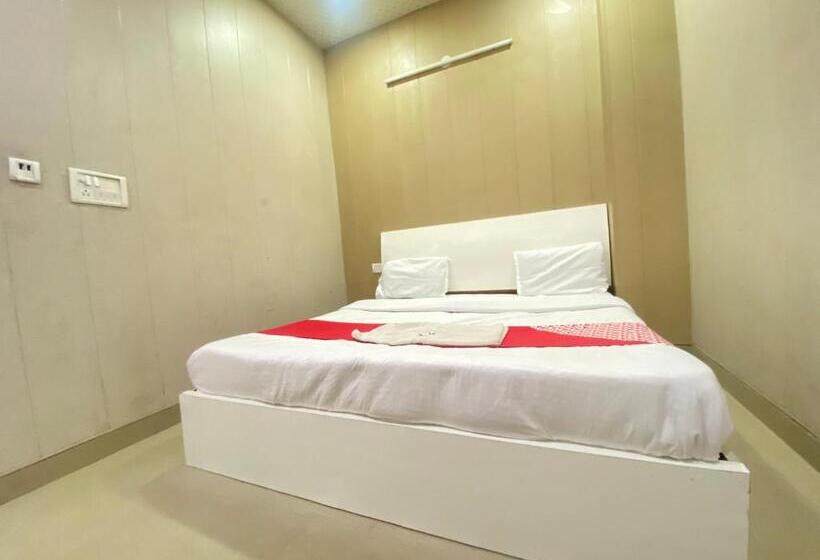 Quarto Deluxe, Kartik Residency