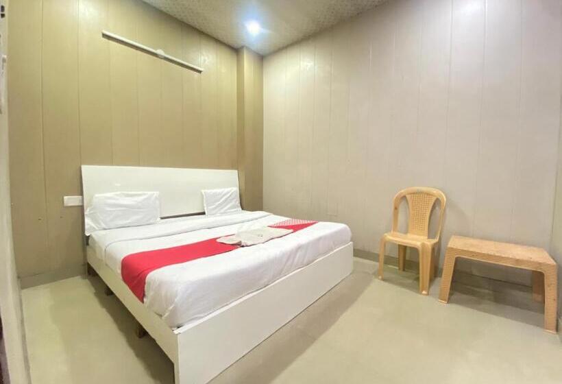Quarto Deluxe, Kartik Residency