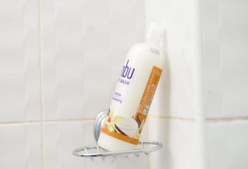 اتاق استاندارد یک نفره, Kerry Safaris