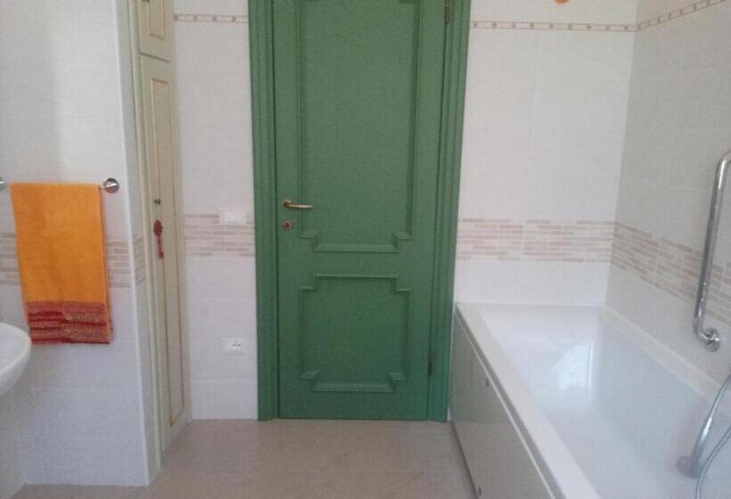 اتاق استاندارد با سرویس بهداشتی مشترک, Appartamento Signorile In Centro Storico