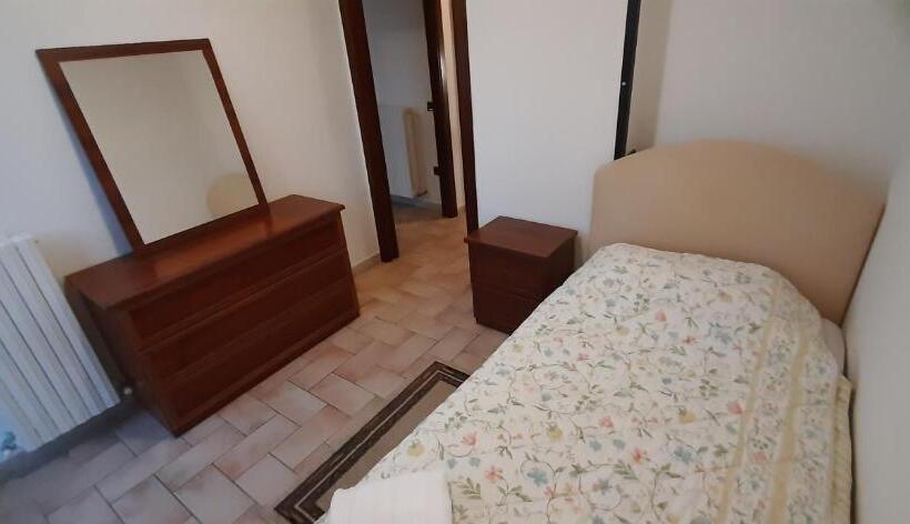 חדר סטנדרט יחיד, Camera A Castel Ritaldi