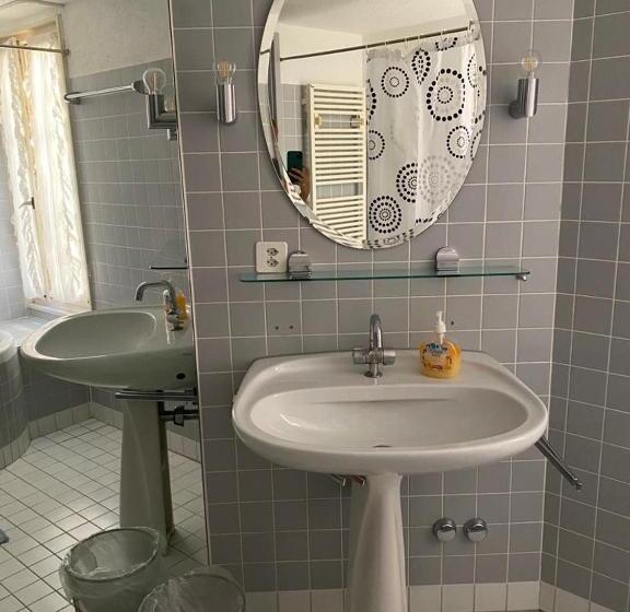 חדר סטנדרט לשלושה עם מרפסת, Lake Rooms