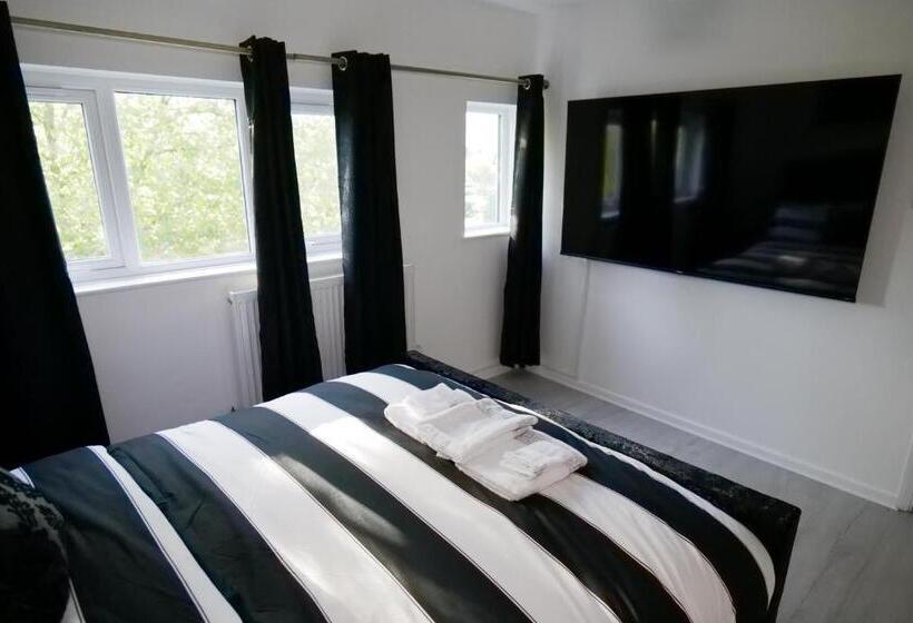キングサイズベッドのデラックスルーム, Giomakay Luxury Rooms Milton Keynes