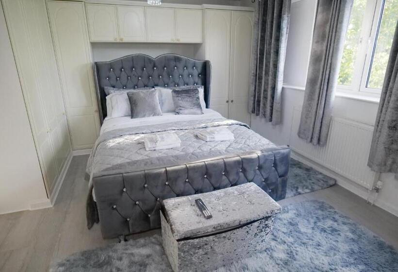 キングサイズベッドのデラックスルーム, Giomakay Luxury Rooms Milton Keynes