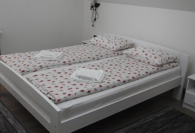 Четырехместный Номер Стандарт, Skigyimes Guesthouse