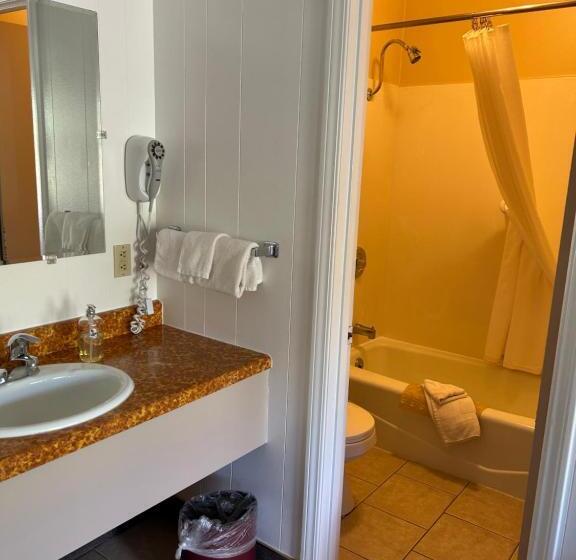 غرفة قياسية, Redwood Arms Motel