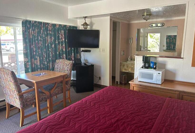غرفة قياسية سرير كينج, Redwood Arms Motel