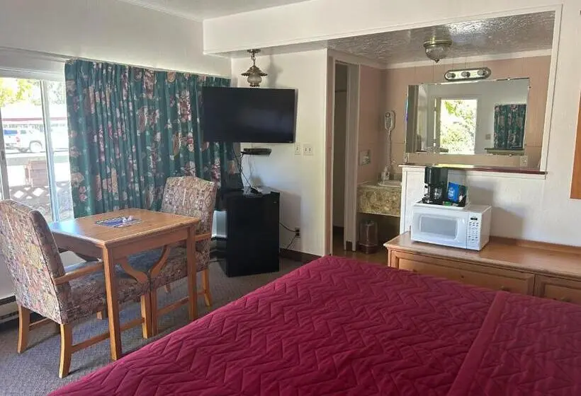 キングサイズベッドのスタンダードルーム, Redwood Arms Motel