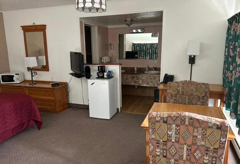 스탠다드 룸 킹사이즈 침대, Redwood Arms Motel