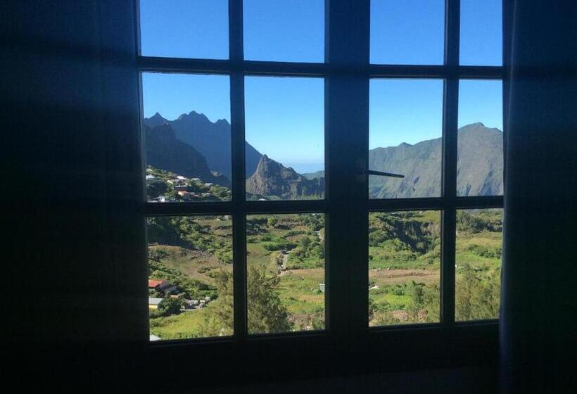 اتاق استاندارد چهار تخته, La Ch Tite Montagne