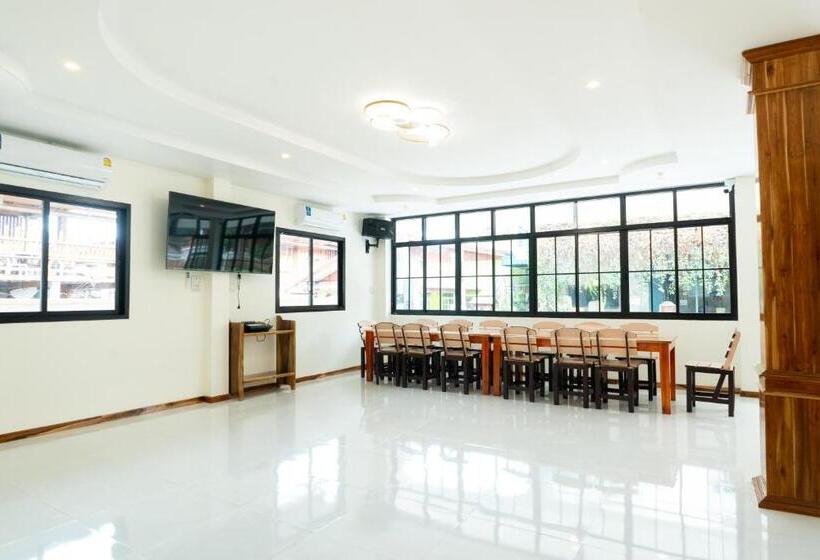 Comfort Triple Room, Chotika Hotel โรงแรมโชติกา ณ เชียงคาน
