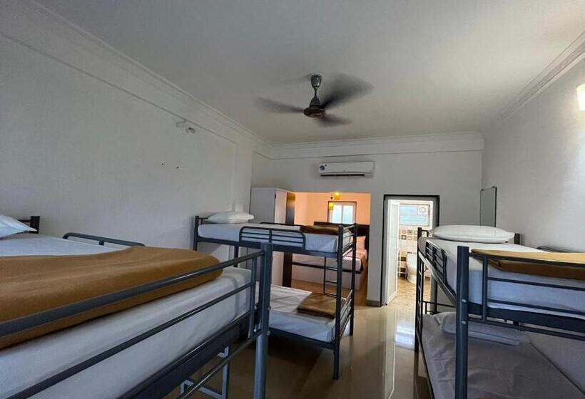 共用房间的床, Del Hostel