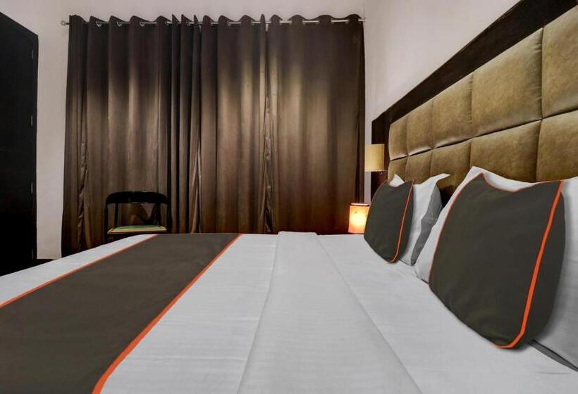 غرفة قياسية, Collection O Mount N Woods