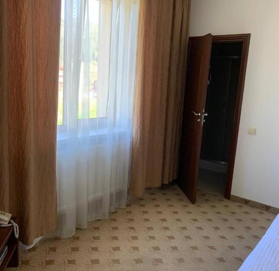 סוויטת ג'וניור נוף הרים, Gots   готельно ресторанний комплекс