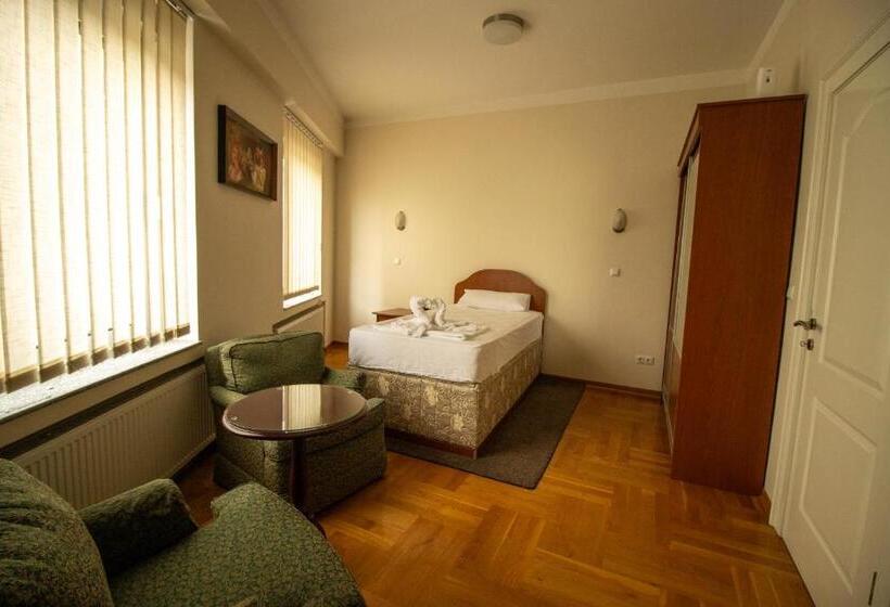 اتاق استاندارد با سرویس بهداشتی مشترک, Home Story Sarajevo, Vogošća