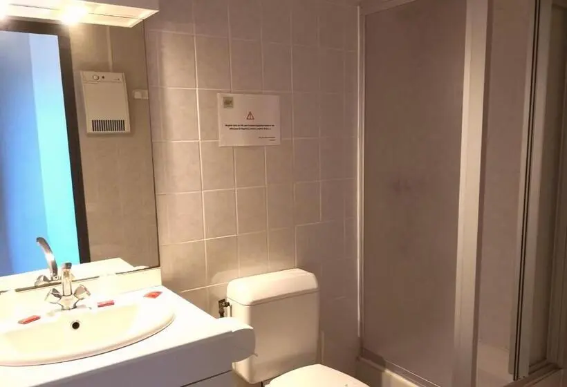 スタンダードトリプルルーム, Hôtel Les Sources
