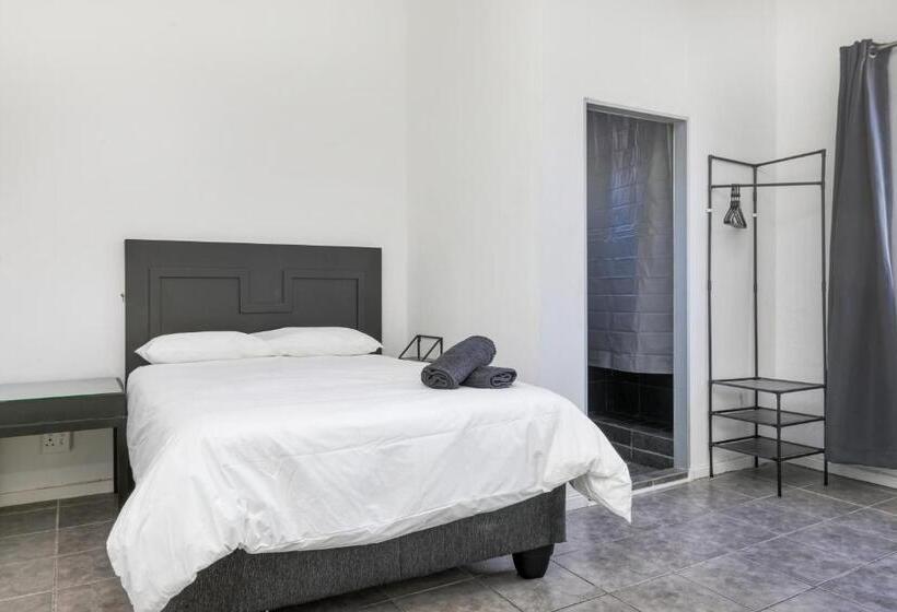 חדר סטנדרט, Inn & Out Express Sea Point