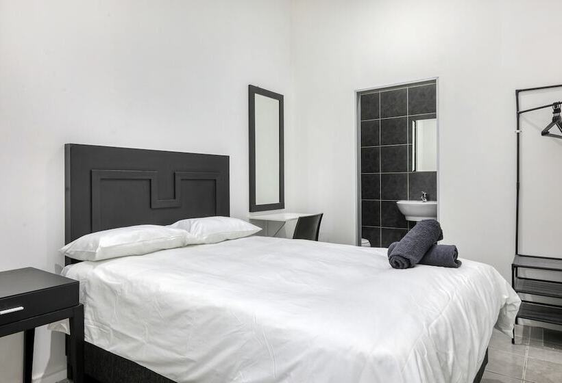 Номер Стандарт, Inn & Out Express Sea Point