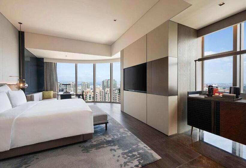 Номер Deluxe Кровать Кинг Вид на Город, Pullman Quanzhou Shuitou