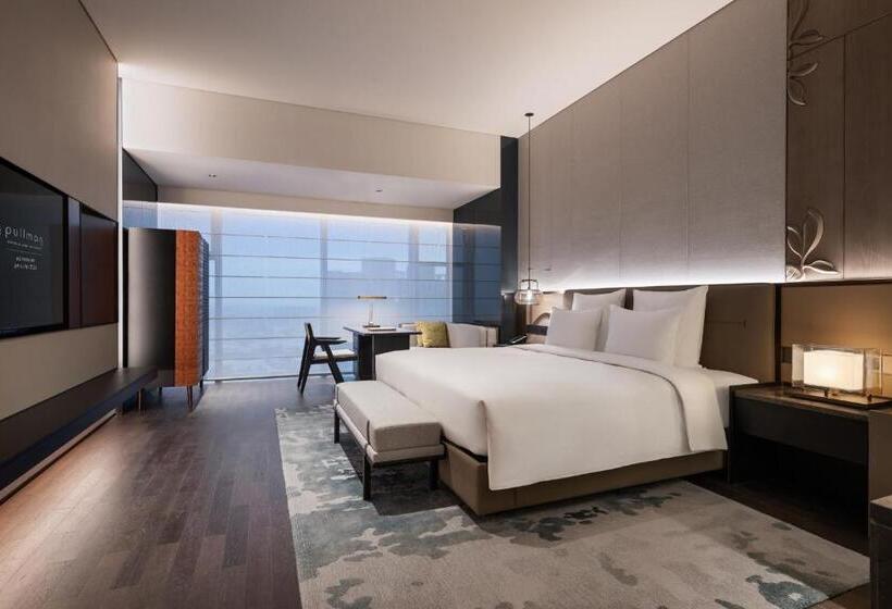 Номер Deluxe Кровать Кинг Вид на Город, Pullman Quanzhou Shuitou