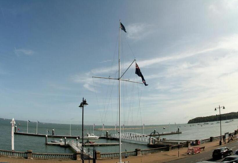 스탠다드 룸 킹사이즈 침대, Royal London Yacht Club