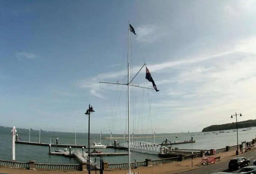 キングサイズベッドのスタンダードルーム, Royal London Yacht Club