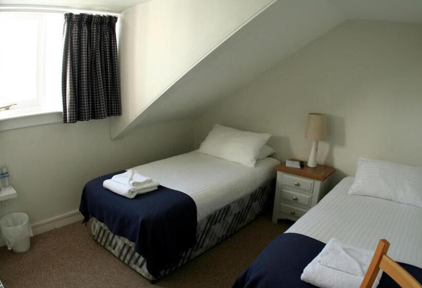 标准间, Royal London Yacht Club