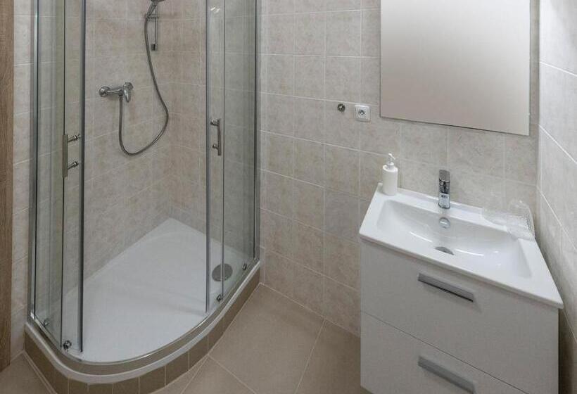 غرفة ديلوكس, Zámecká 17