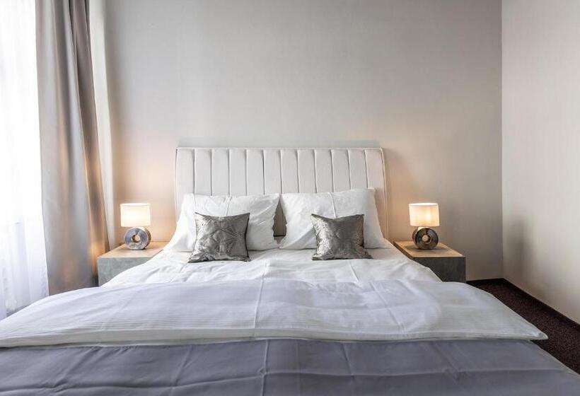 غرفة ديلوكس, Zámecká 17