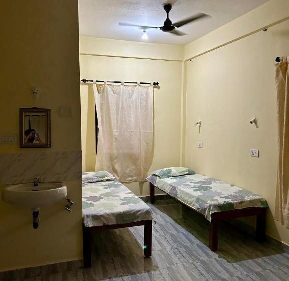 اتاق استاندارد چهار تخته, Anjunapalms Guesthouse