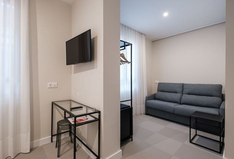 اتاق استاندارد چهار تخته, Sevilla Dostorres