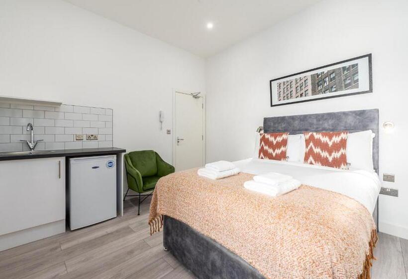 Студия Стандарт, Richmond By Capital