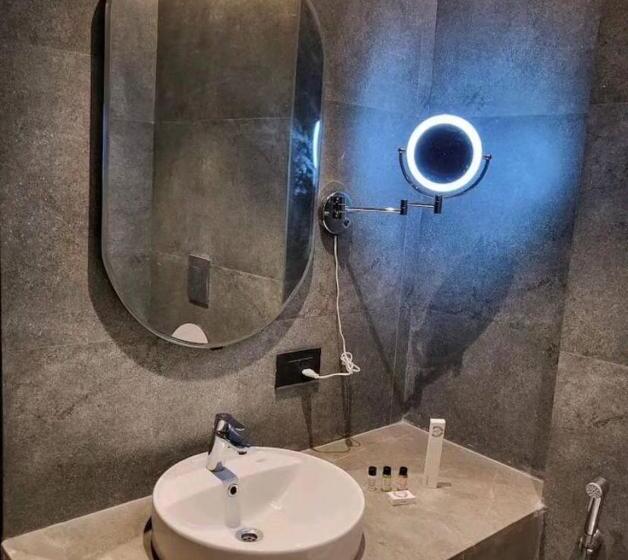 חדר סטודיו סטנדרד, The Heaven Studios