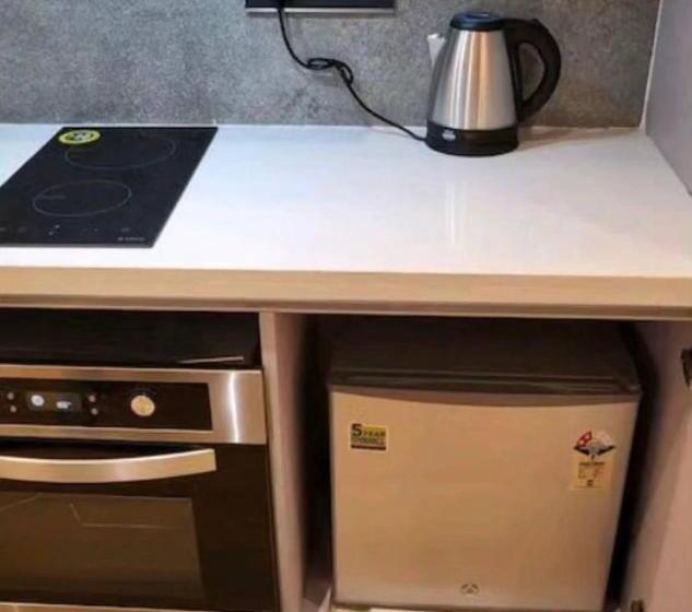 חדר סטודיו סטנדרד, The Heaven Studios