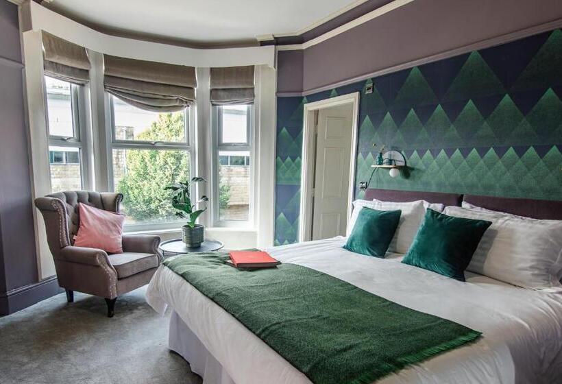 סטודיו סופריור, The Marmot