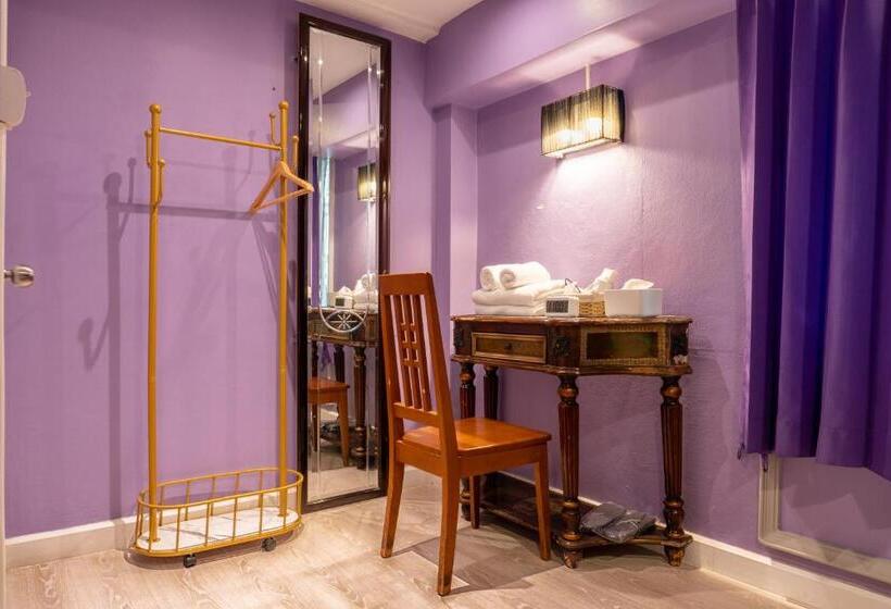 豪华房间, The White Rabbit Hostel