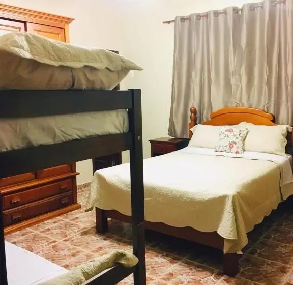 スタンダード4人部屋, Hostel Dos Gringos