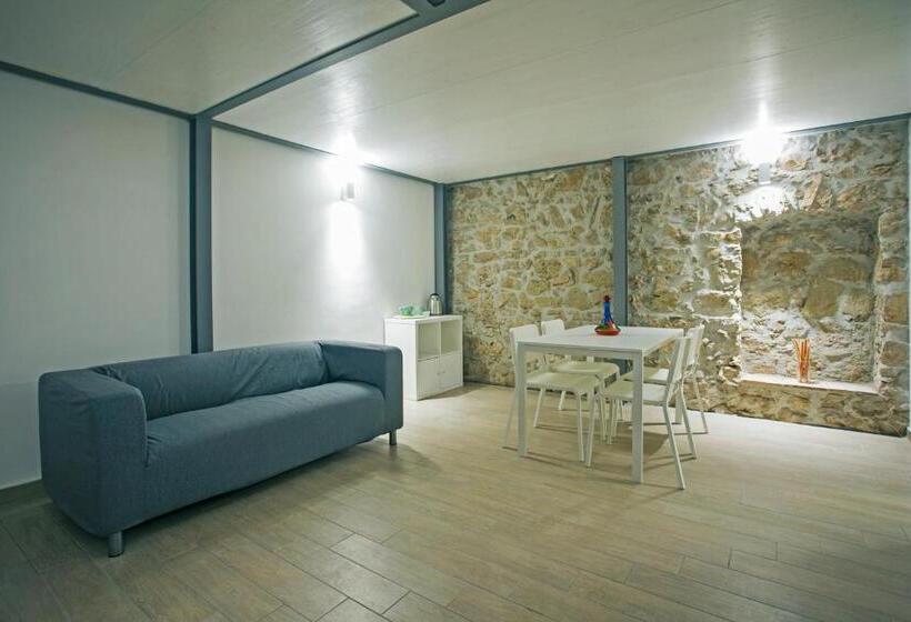 舒适三人间, Sirene Holiday