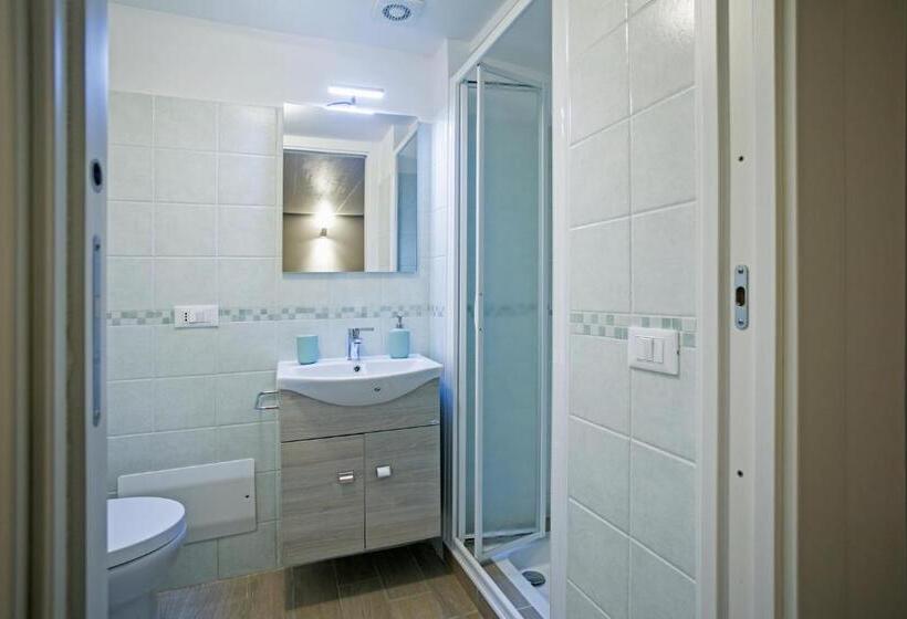 舒适三人间, Sirene Holiday