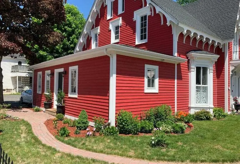 Standard-studio, The Red House Fredericton