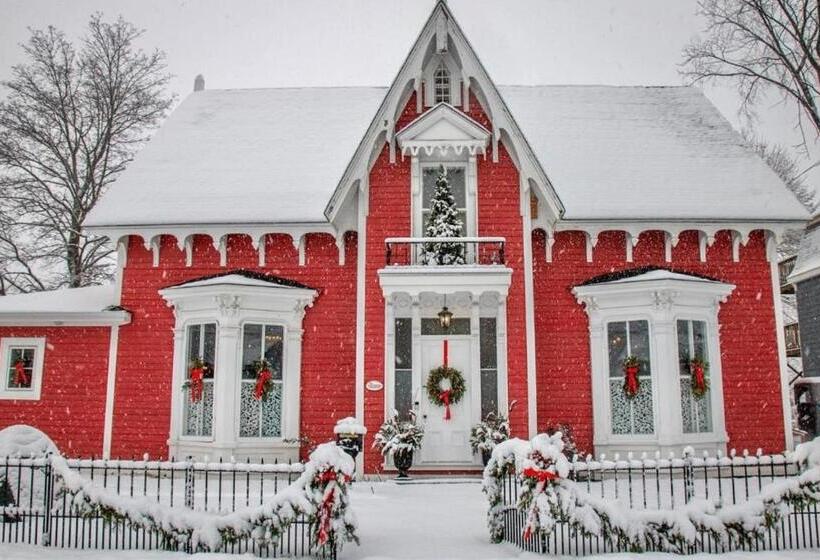 إستوديو قياسى, The Red House Fredericton