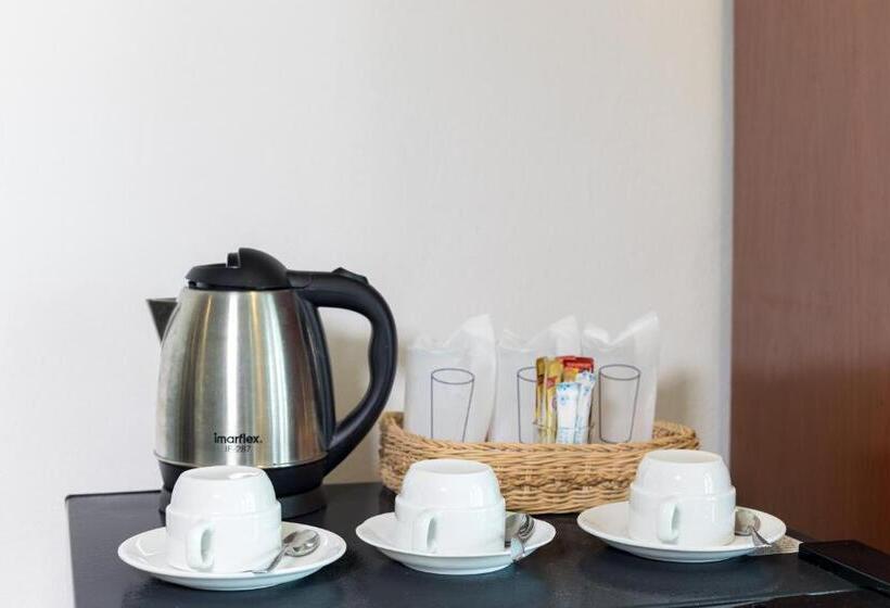 غرفة عائلية, Bevans Place Karon